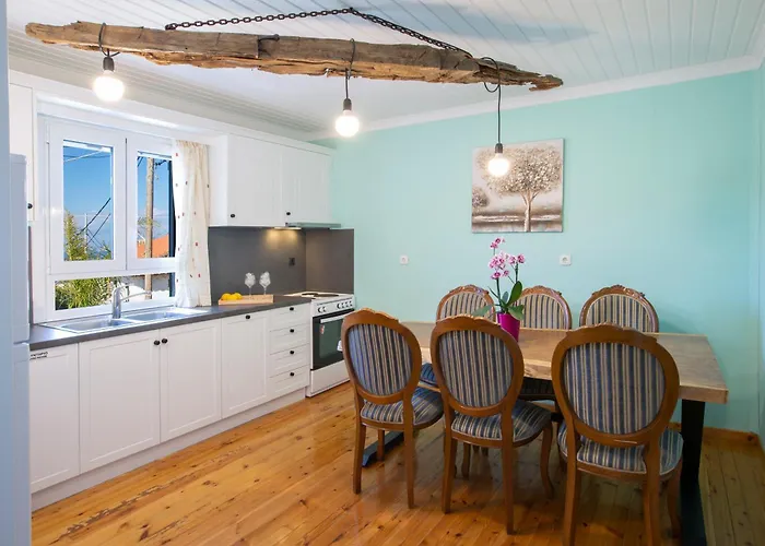 شقة Markem Katouna